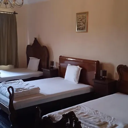 History Unique Pensión Veliko Tárnovo