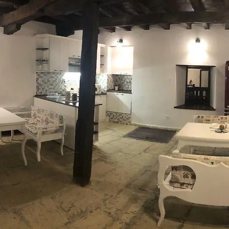 History Unique Weliko Tarnowo