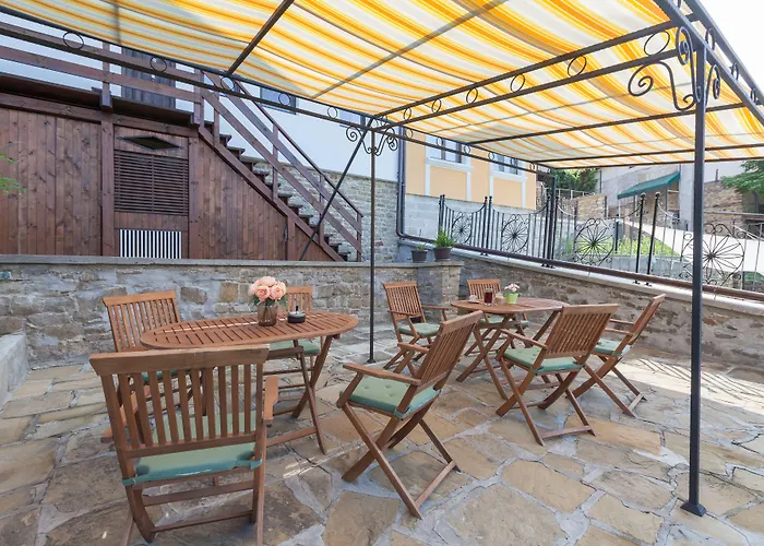 History Unique Guest house 3*