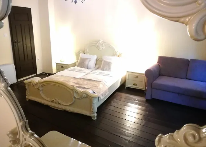 History Unique Guest house 3*